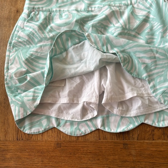 Vineyard Vines | Scallop Skirt size 8 mint green - Picture 3 of 10